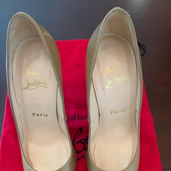 Christian Louboutin Camel Décolleté Pumps, 36.5 w/ red rubber soles - Picture 3 of 7